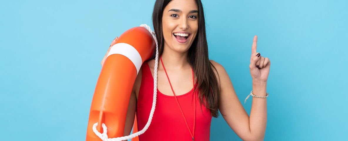 Corsi per diventare assistente bagnanti, nuova età minima per accedere al finanziamento regionale: 16 anni